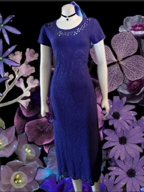 VTG 90s Hypnotic Purple Crinkle Scalloped Trim 3D Rose Pattern Maxi Dress Size S